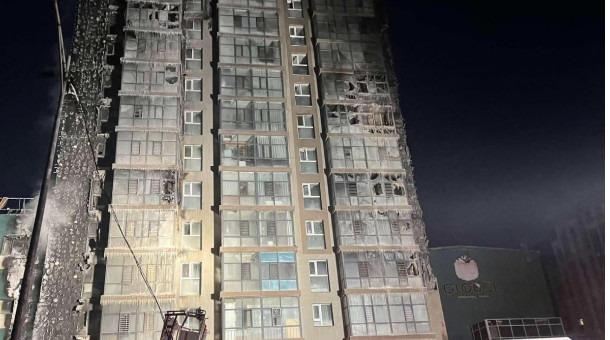 Дүнжингаравын дэлбэрэлтийн ГОЛ ЦЭГ болж ГАЛД ӨРТСӨН 207-Р байрыг БУУЛГАХААР ХАШААЛЖЭЭ